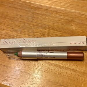 Avon Magic Charm Color-Changing Lip pencil. Mauve